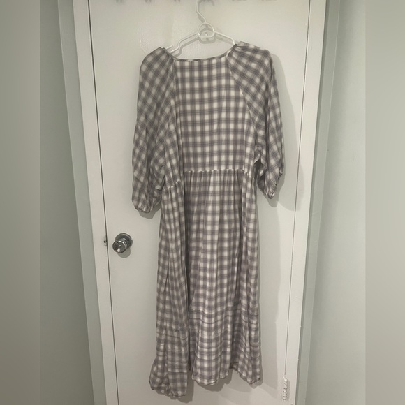 Madewell Marianna Puffed Sleeved Midi Dress in plaid - Picture 9 of 9
